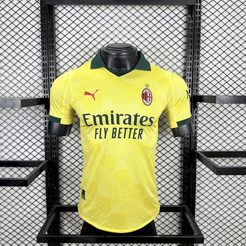 Versión del tercer jugador del Milan 2025/26
