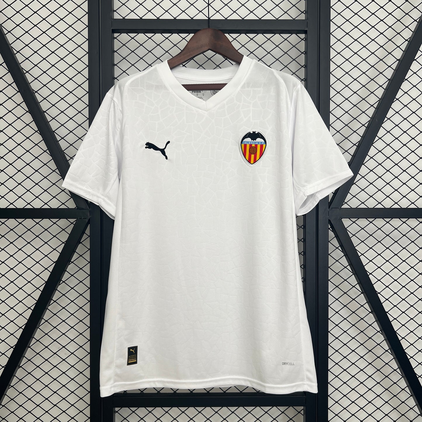 Valencia home 2025/26