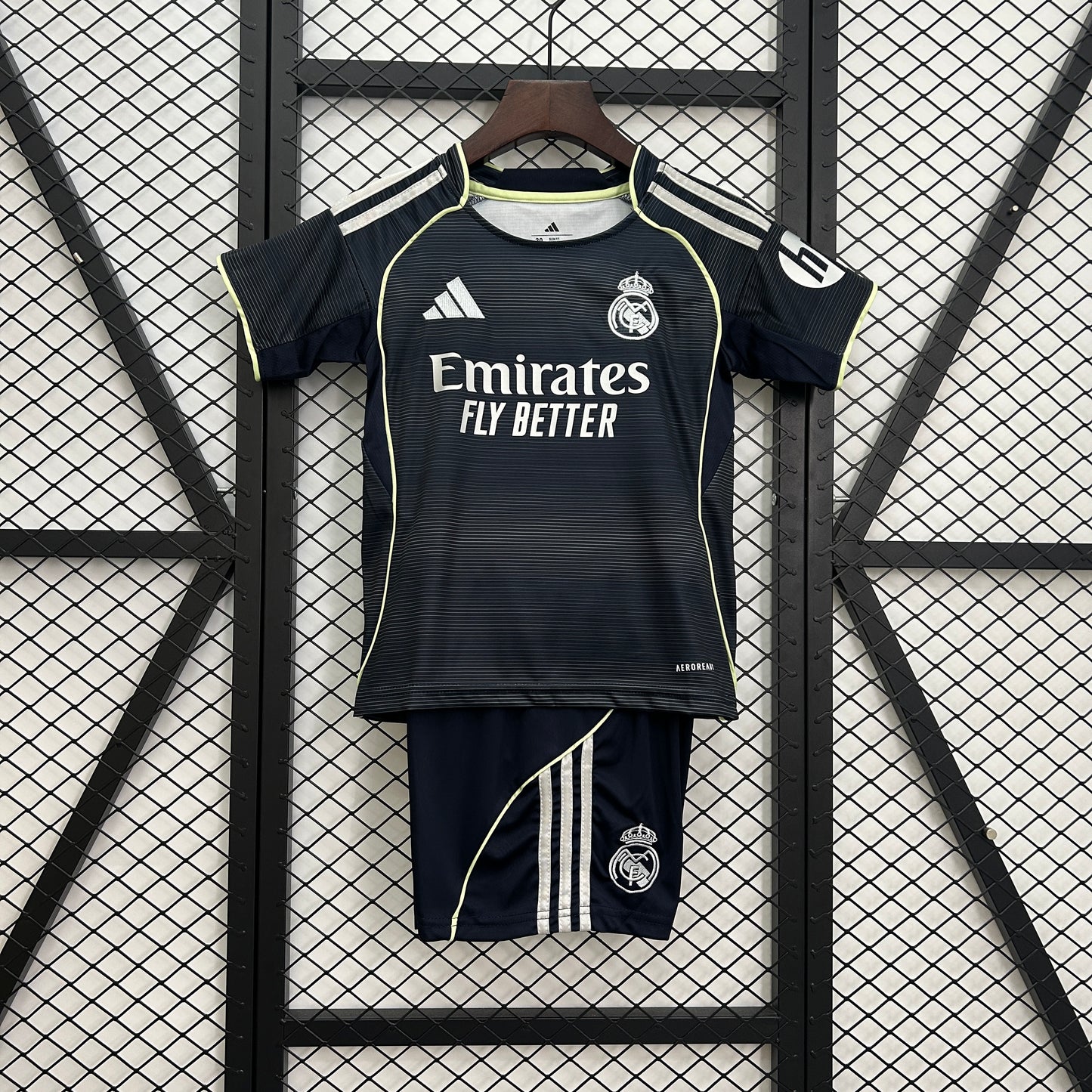 Real Madrid away 2025/26 children suits