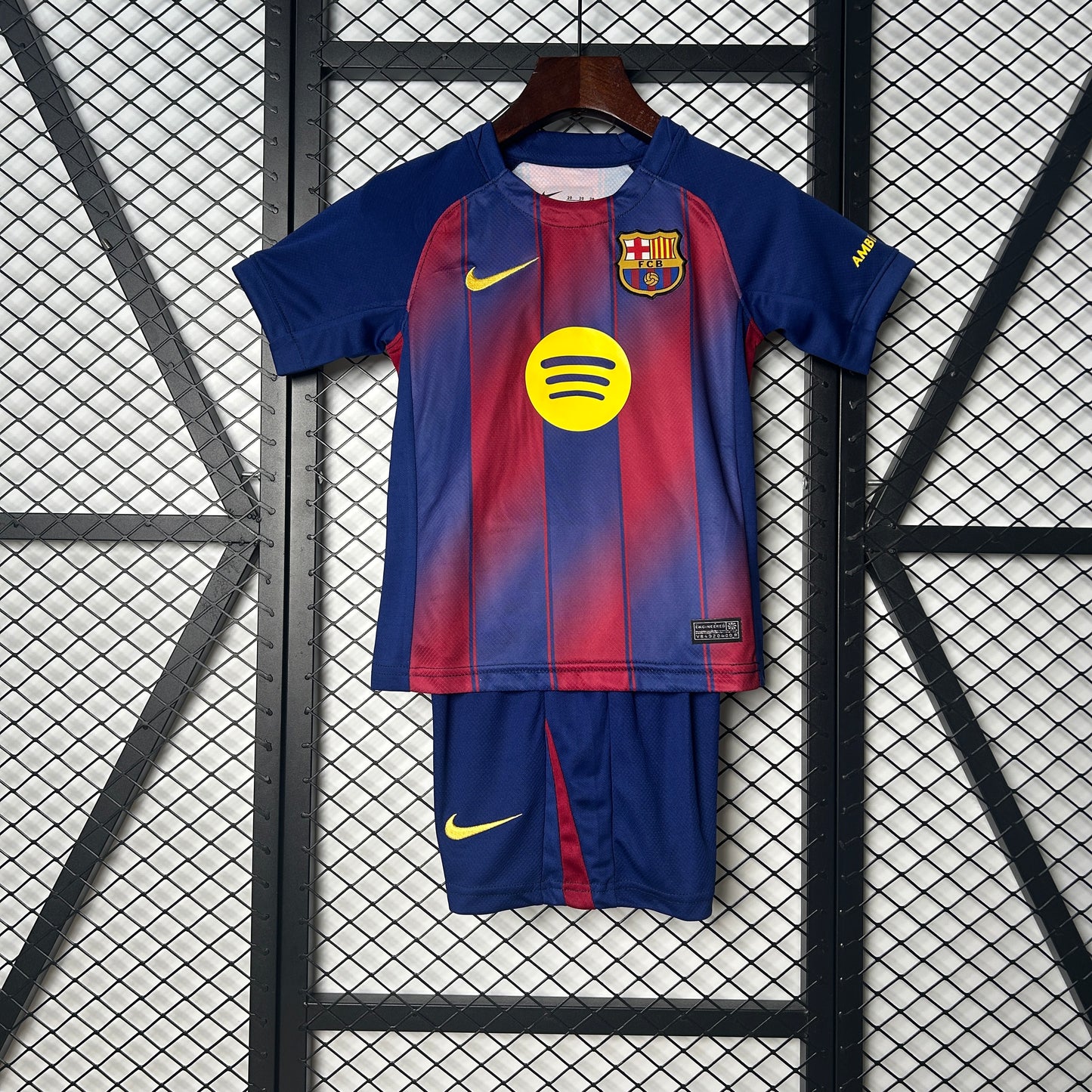 Barcelona home 2025/26 children suits