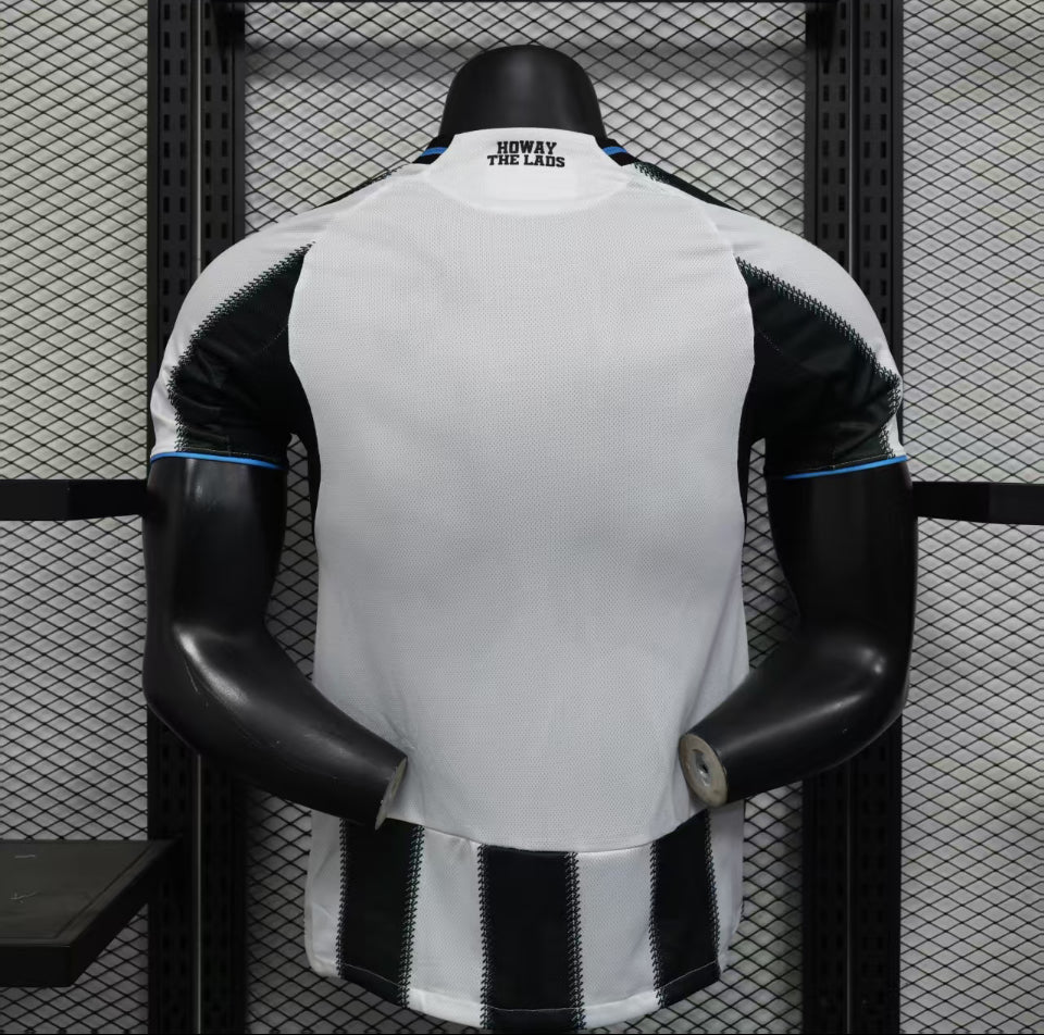 Newcastle United home 2025/26 player version