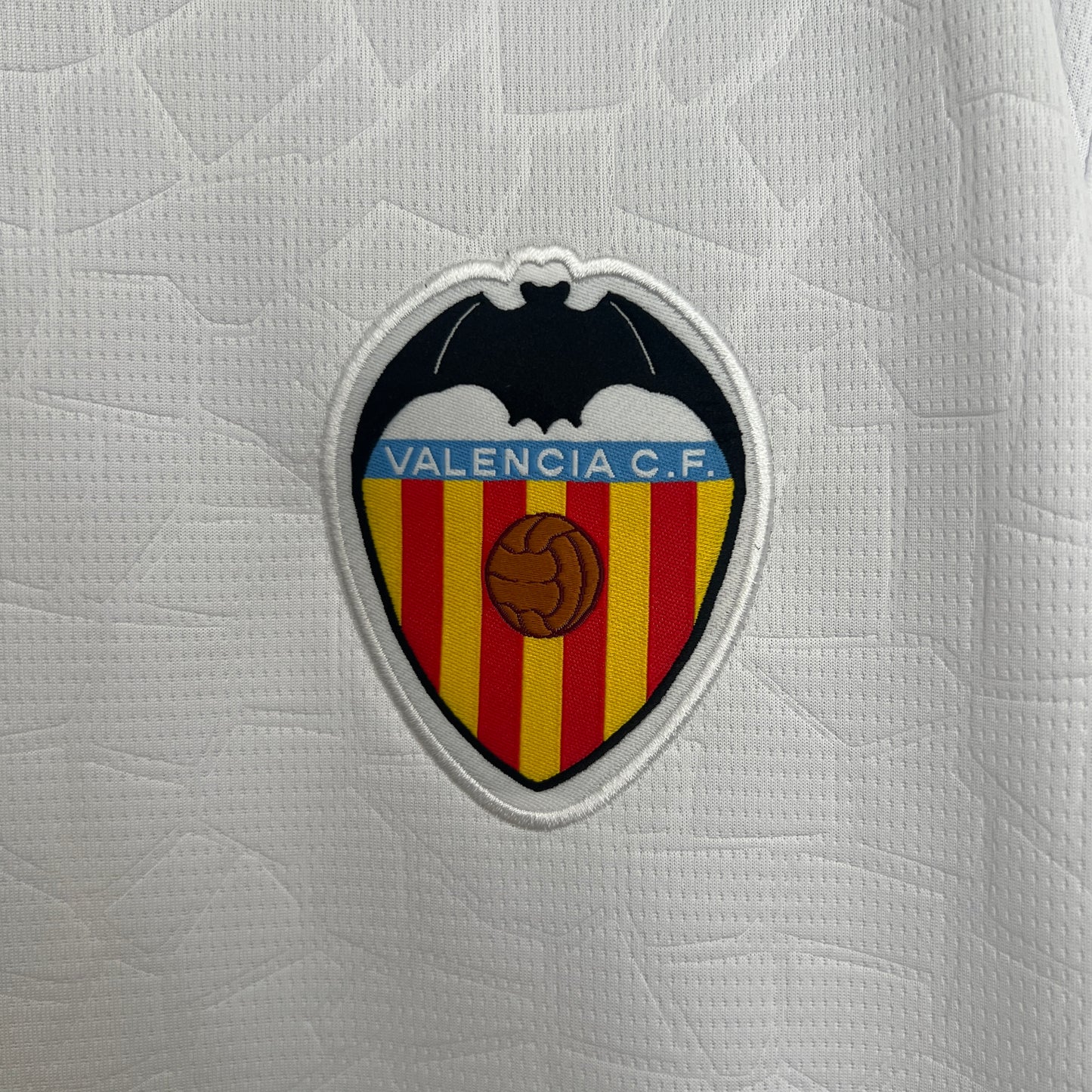 Valencia home 2025/26