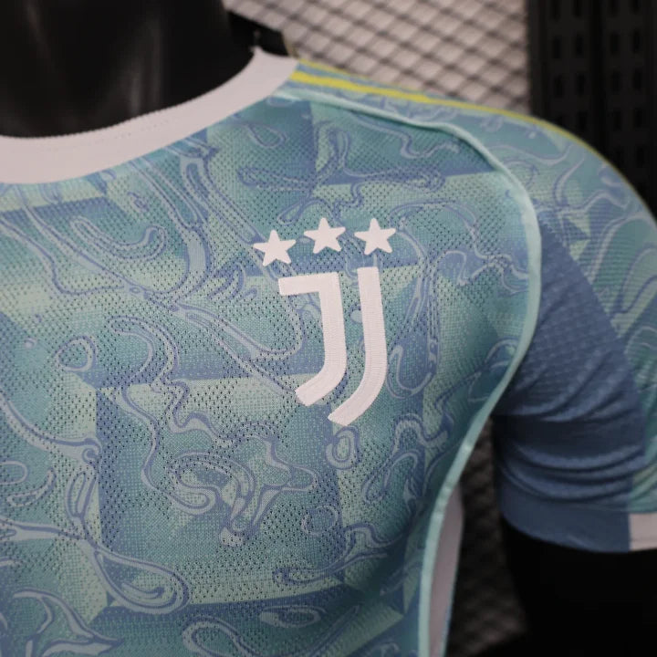 Versión del jugador de la Juventus visitante 2025/26