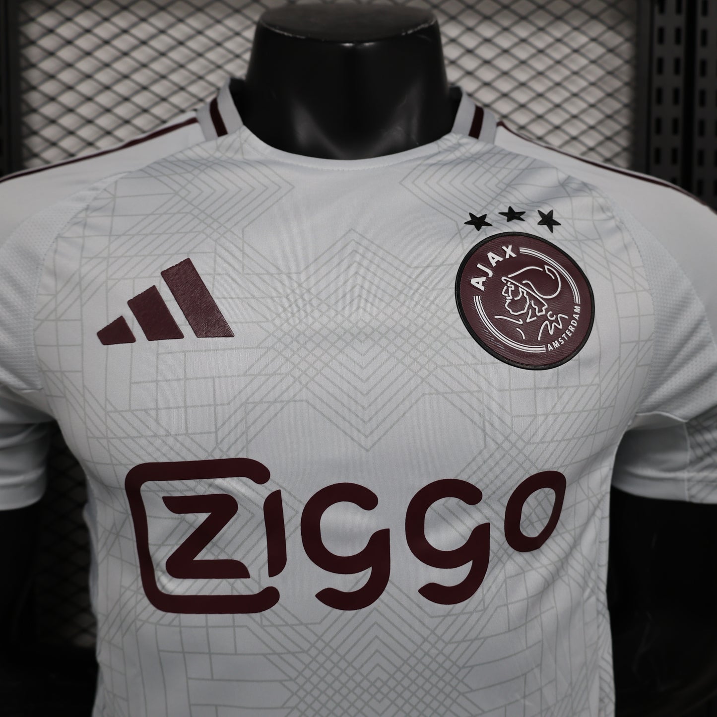 Versión del tercer jugador del Ajax 2024/25