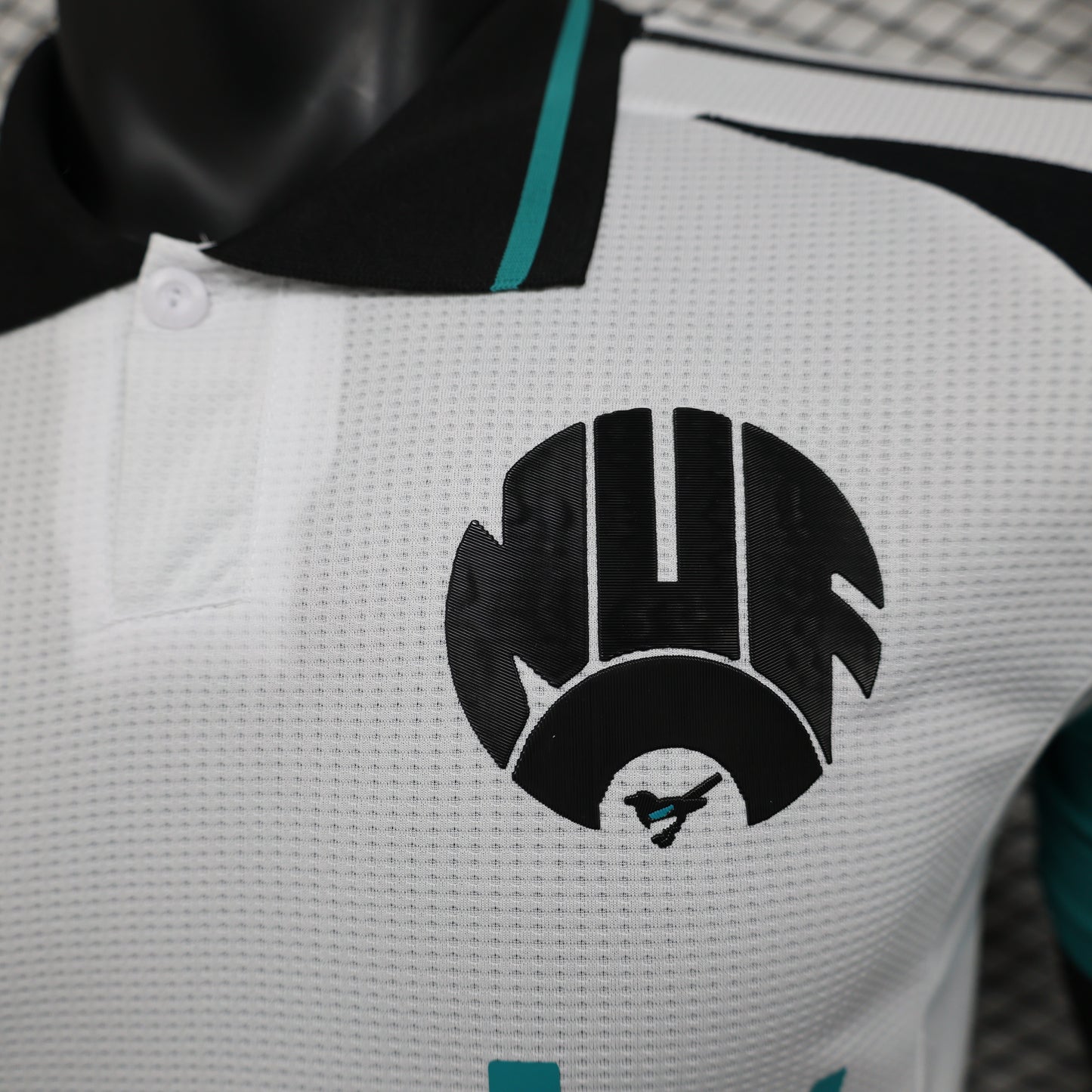 Versión del tercer jugador del Newcastle United 2024/25