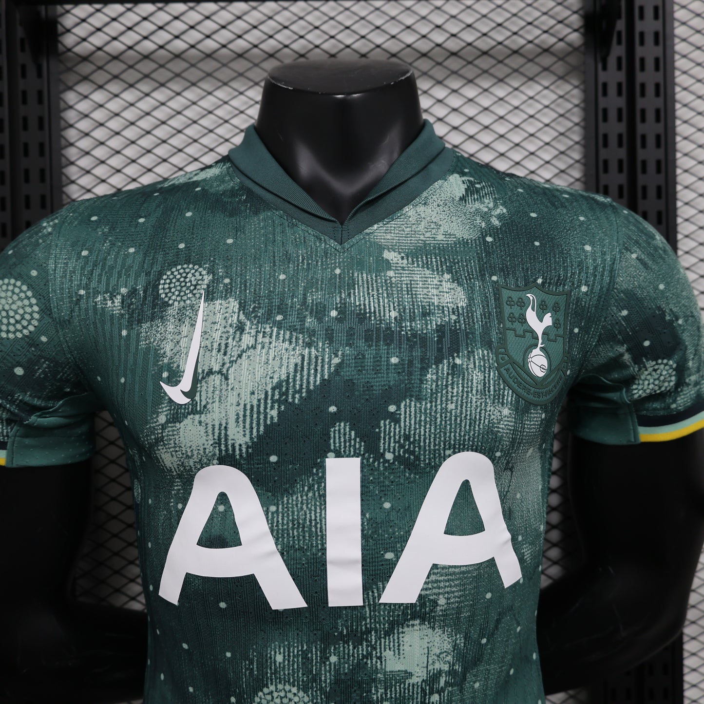 Versión del tercer jugador del Tottenham Hotspur 2024/25
