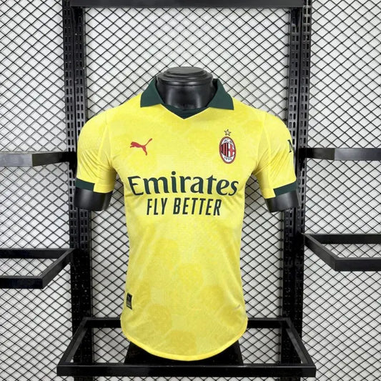 Versión del tercer jugador del Milan 2025/26
