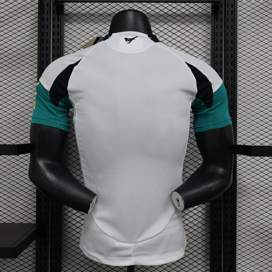 Versión del tercer jugador del Newcastle United 2024/25