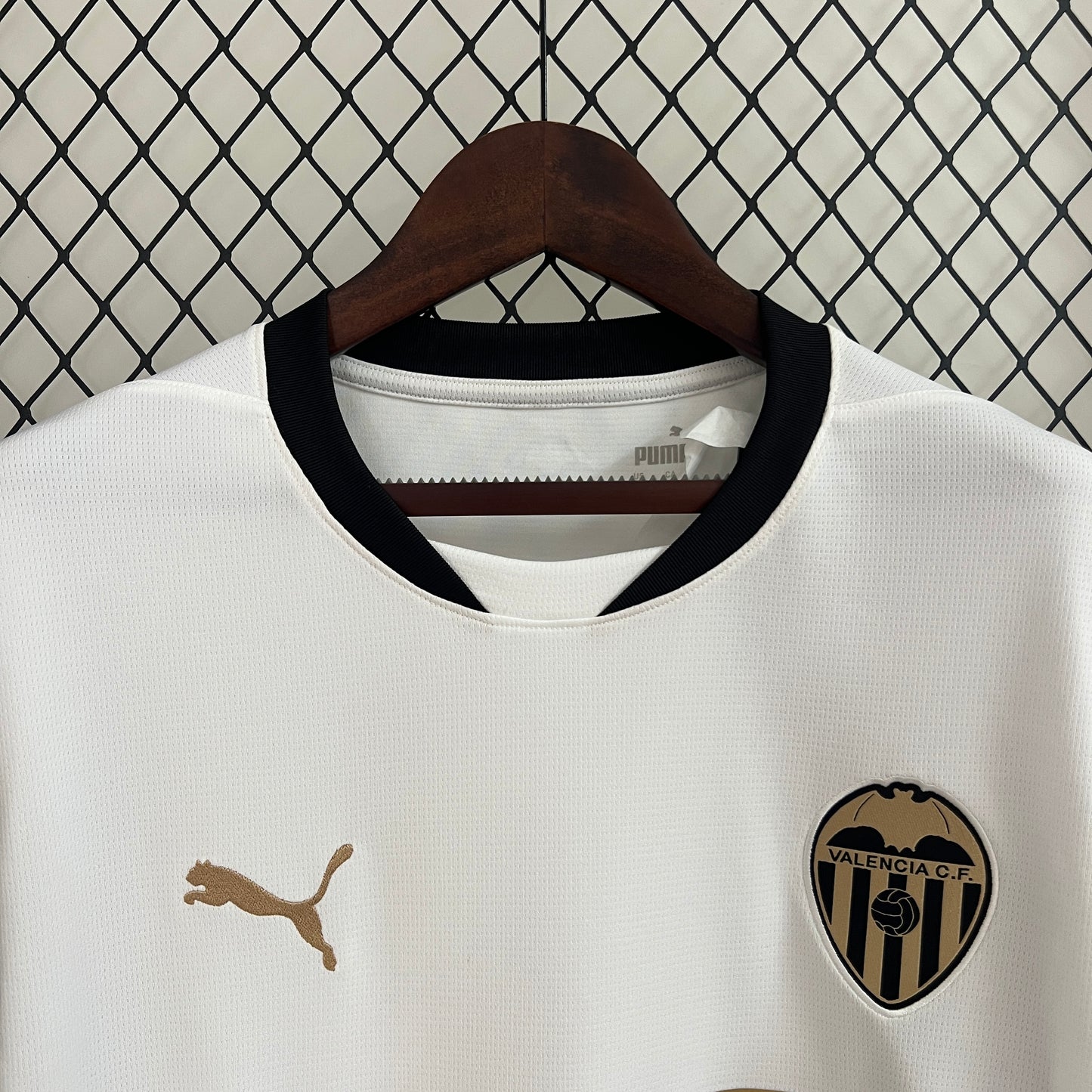 Valencia home 2024/25