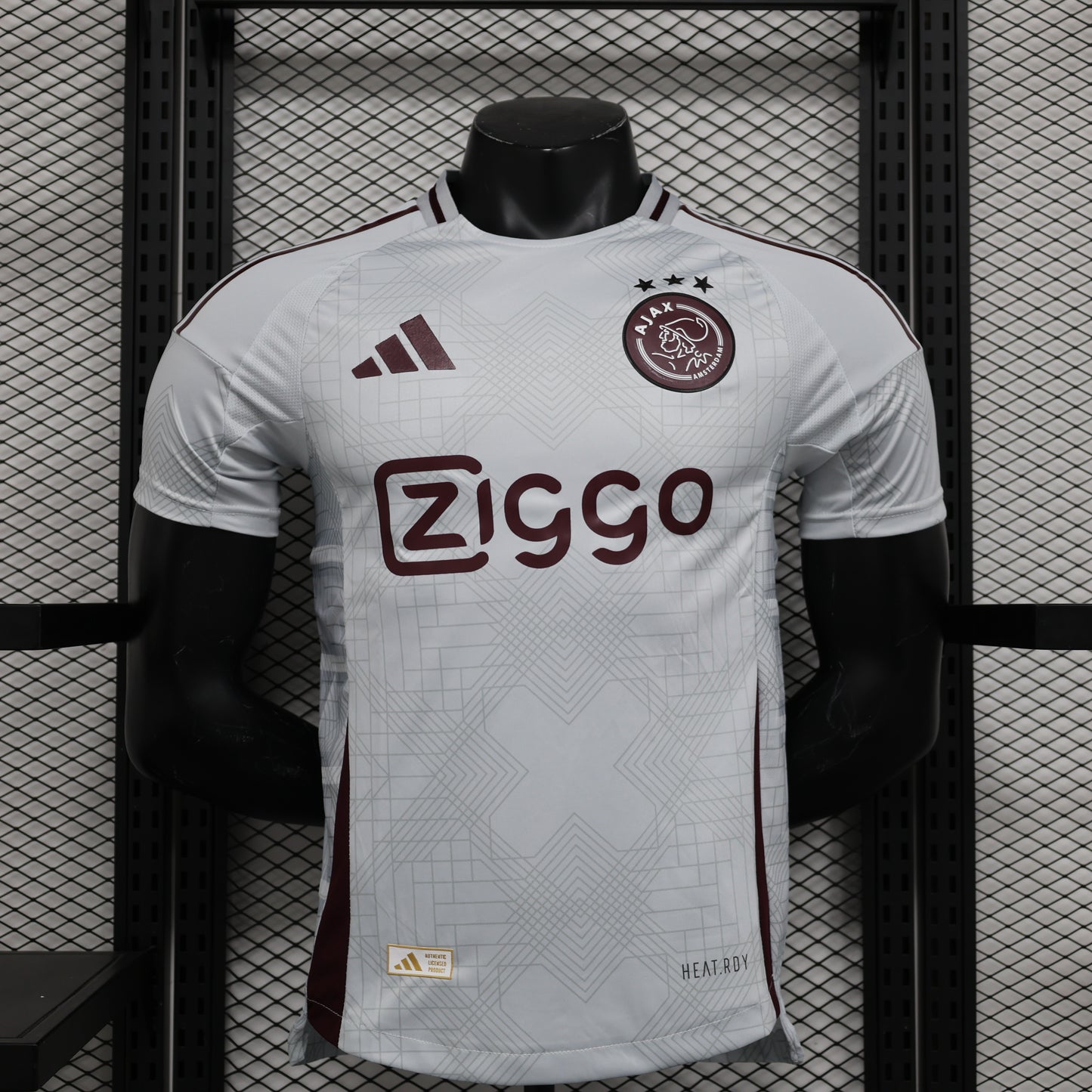 Versión del tercer jugador del Ajax 2024/25