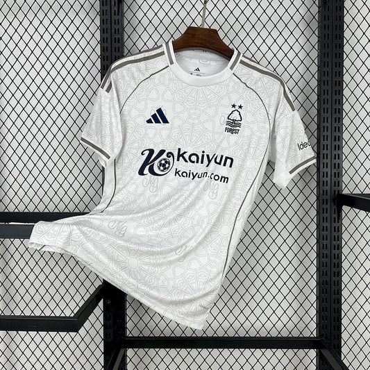 Nottingham Forest de visitante 2025/26