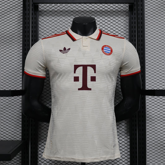 Tercera versión de jugador del Bayern München 2024/25