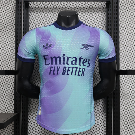 Versión del tercer jugador del Arsenal 2024/25
