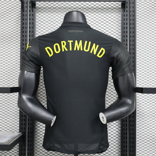 Versión del jugador del Borussia Dortmund visitante 2024/25