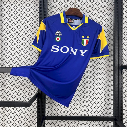 Juventus away 1995/96