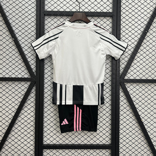 Conjuntos de la Juventus para niños (primera equipación 2025/26)