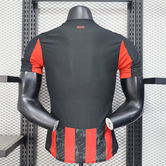 Versión del jugador del Milan local 2025/26