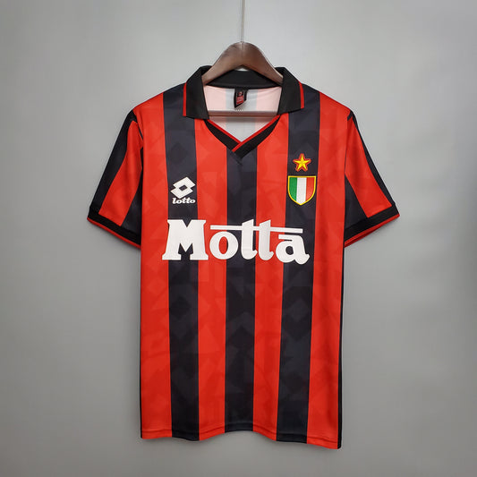 Milán en casa 93/94