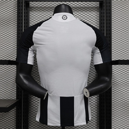 Versión de jugador local del Newcastle United 2024/25