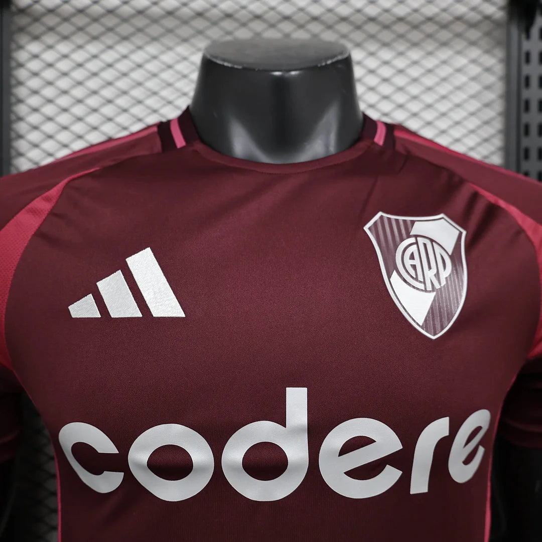 Versión jugador visitante de River Plate 2024/25