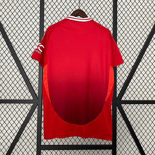 Manchester United home 2024/25