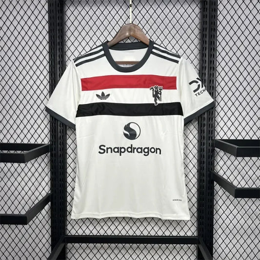 Manchester United third 2024/25